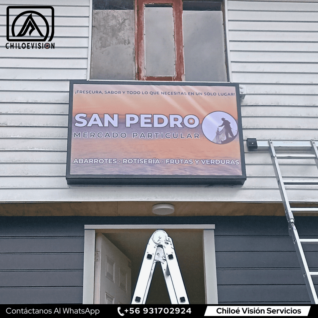 Instalación de letrero luminoso en local de San Pedro, Queilén – Chiloé