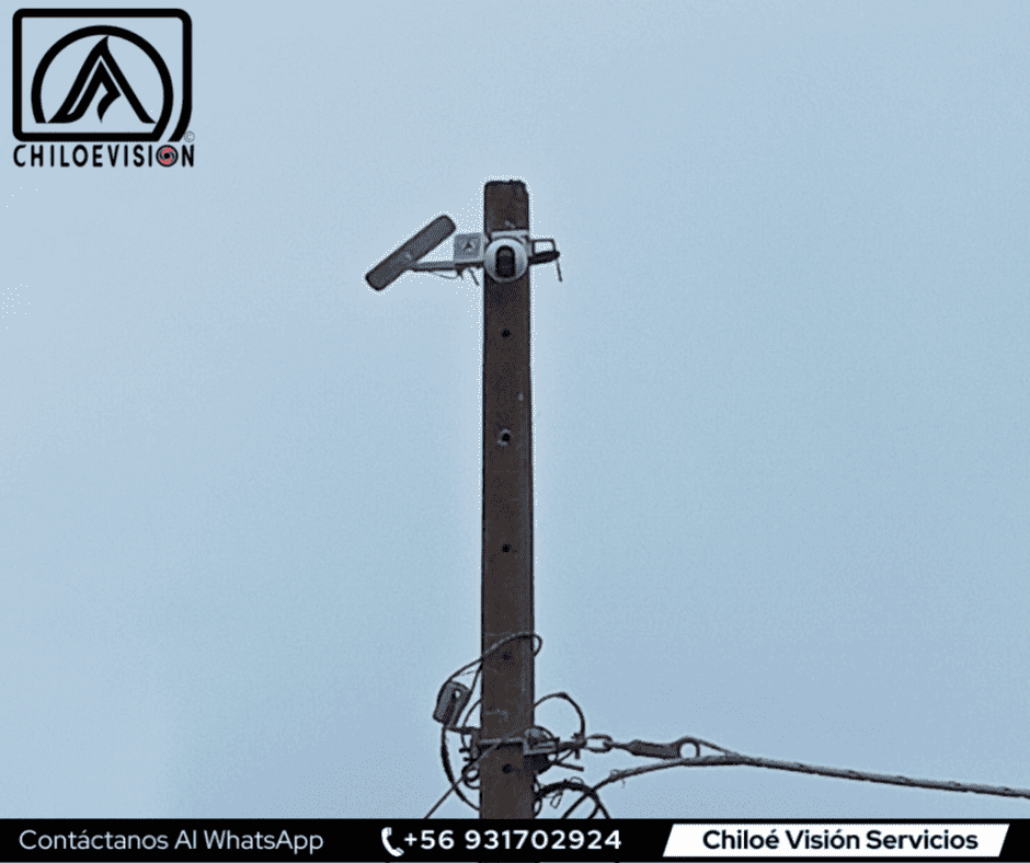 Cámara Solar con Soporte Metálico en Chiloé